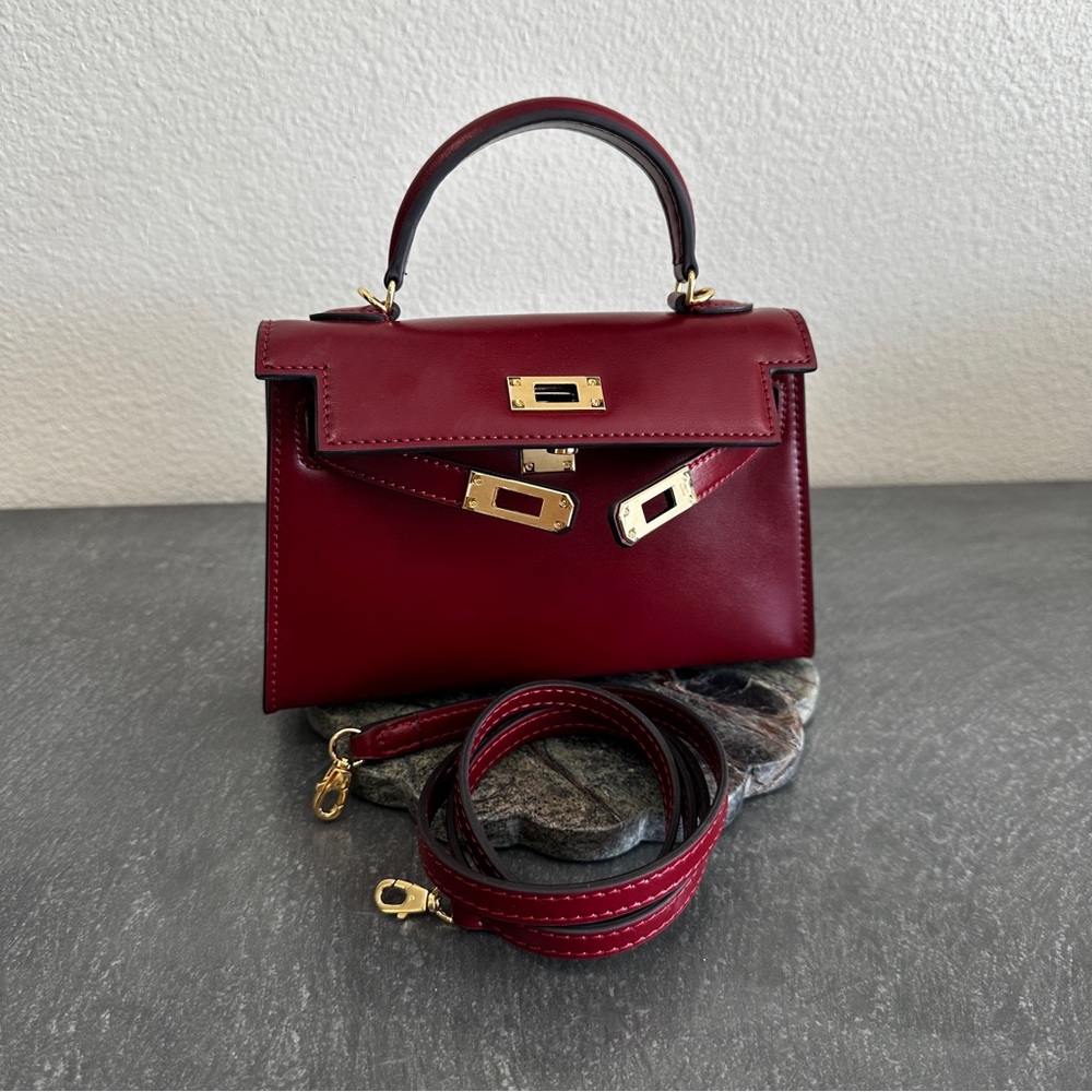 Elegant Burgundy Leather Handbag